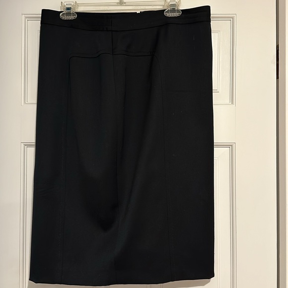 ANNE KLEIN New York lined  black pencil skirt. like New .  12 - Picture 2 of 7